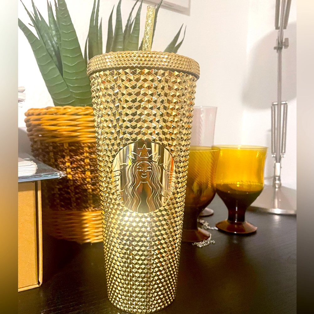 Gold Starbucks cup new